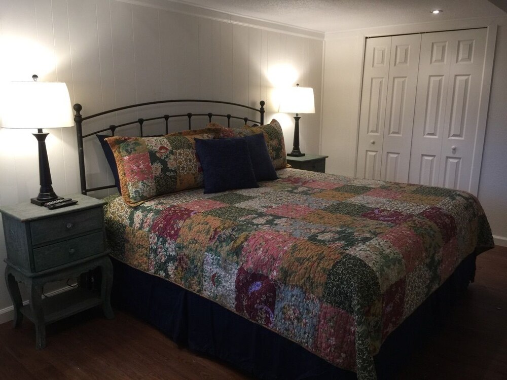 Blanco County Inn - photo 13