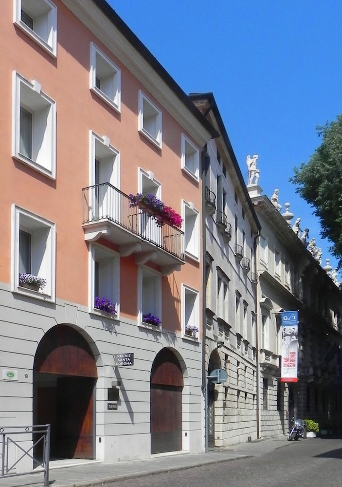 Relais Santa Corona — 4-Star Luxury Hotel in Vicenza, Italy