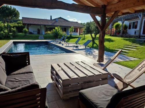 Cosy T2 au calme entre mer et montagnes — hotel in Saint-Pee-Sur-Nivelle