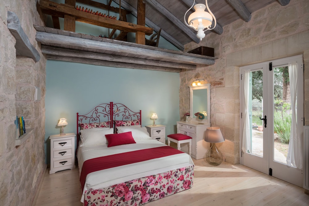 Boutique Villa Petra Eleni — 4-Star Luxury Hotel in Georgioupolis, Greece