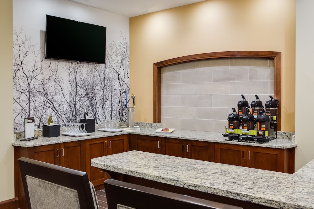 Staybridge Suites Des Moines Downtown by IHG - photo 20