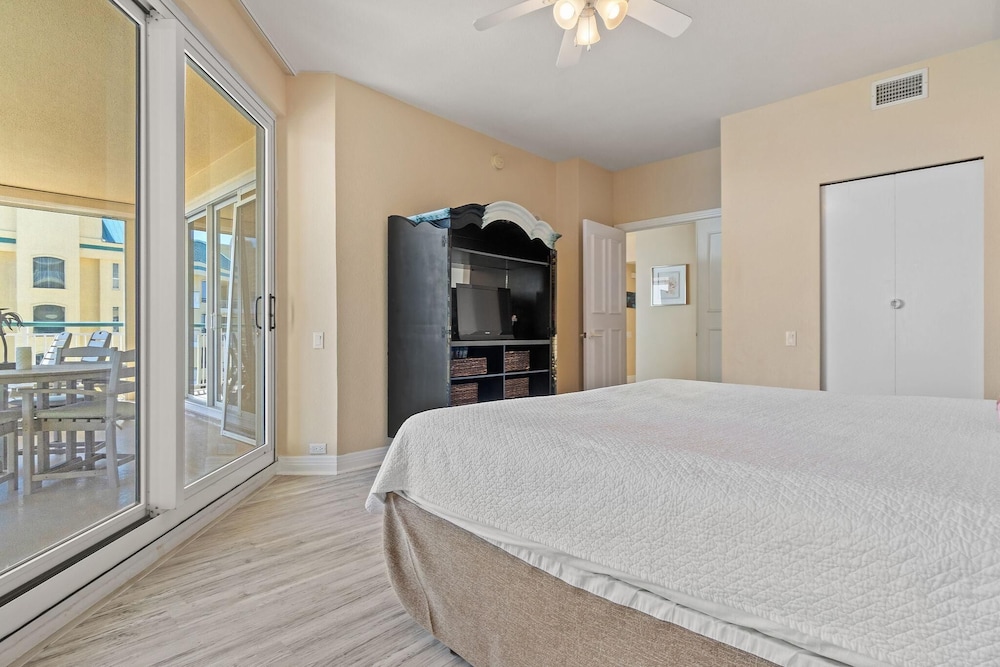 Beach Colony Tower Penthouse 17C - photo 3