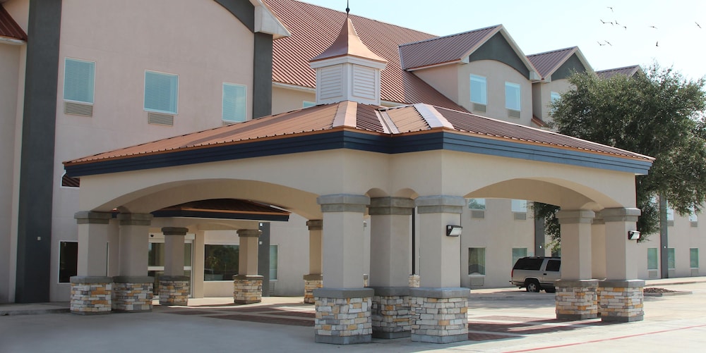 FairBridge Inn & Suites Cuero — hotel in Cuero