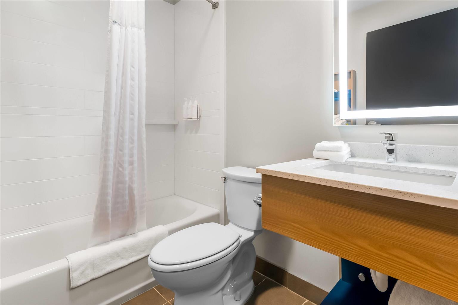 Microtel Inn and Suites by Wyndham Prattville Montgomery - photo 19