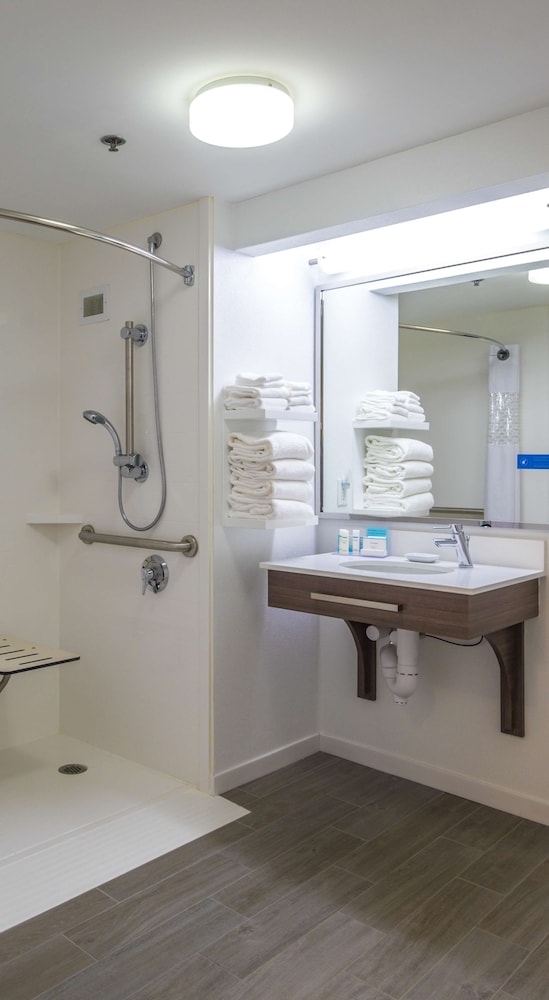 Hampton Inn Freeport Brunswick - photo 19