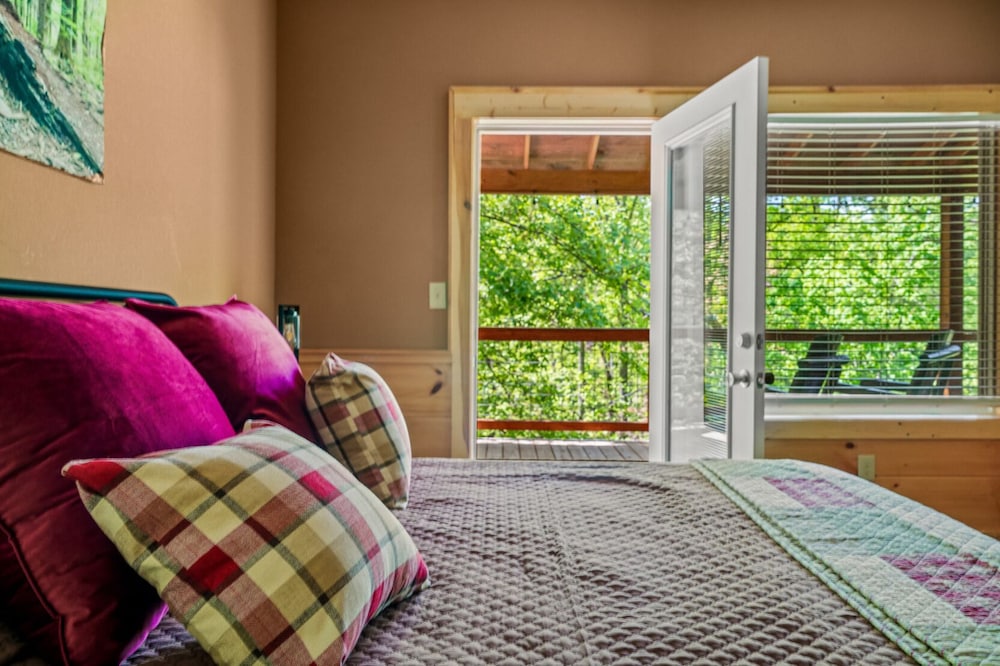 Elegant Elite Estate By Ghosal Luxury Lodging - photo 16