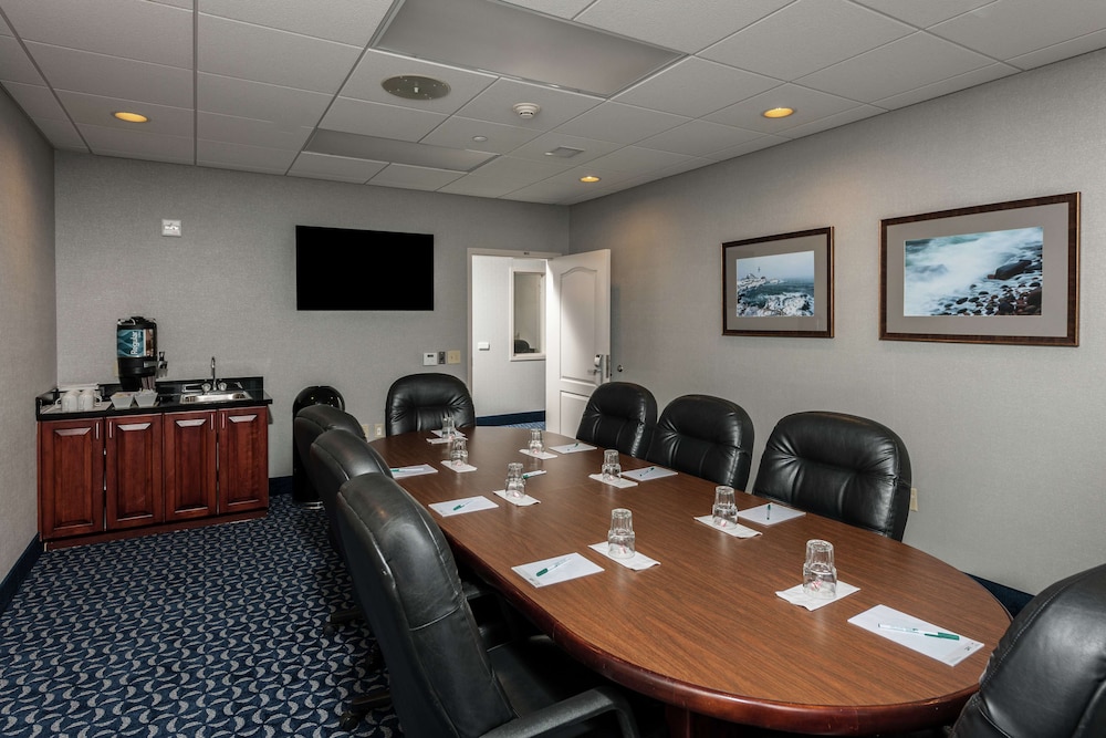 Homewood Suites by Hilton Portland - photo 23