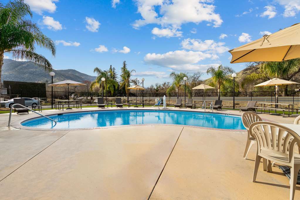 Comfort Inn & Suites Sequoia Kings Canyon - photo 36