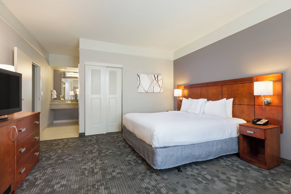 Courtyard by Marriott Houston by the Galleria - photo 4