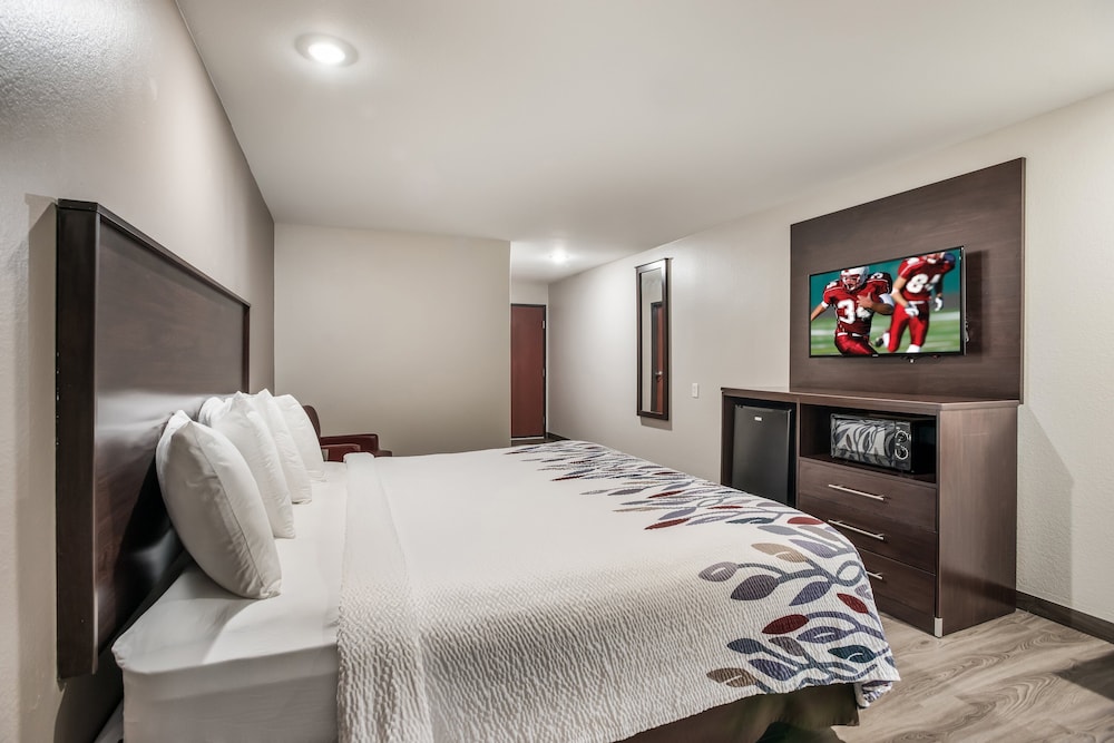 Red Roof Inn & Suites Lake Charles - photo 5