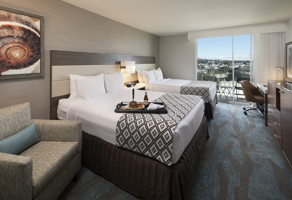 Crowne Plaza Ventura Beach by IHG - photo 31