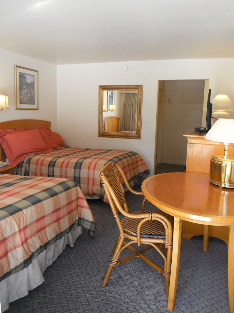 Colusa Riverside Inn - photo 7
