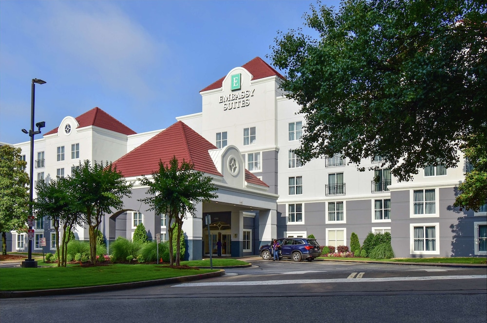 Embassy Suites by Hilton Atlanta Airport - photo 2
