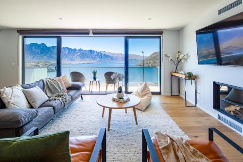 Luxury Away Blue Water Heights — 4-Star Luxury Hotel in Queenstown, New Zealand