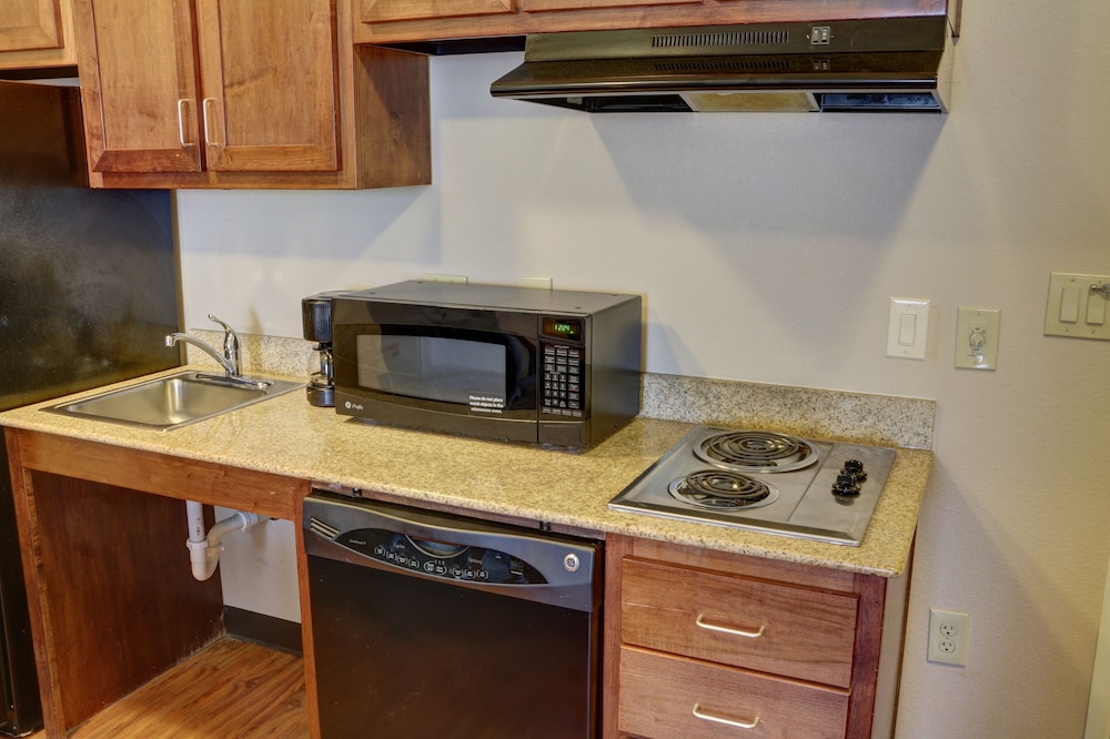 Candlewood Suites Texarkana by IHG - photo 16