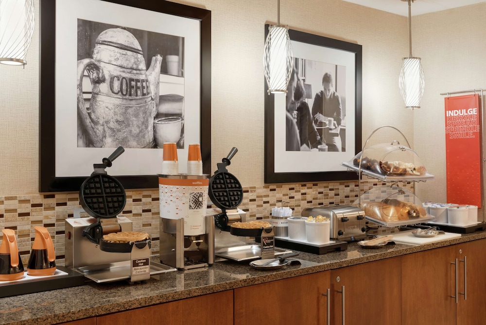 Hampton Inn West Des Moines Lake Drive - photo 25