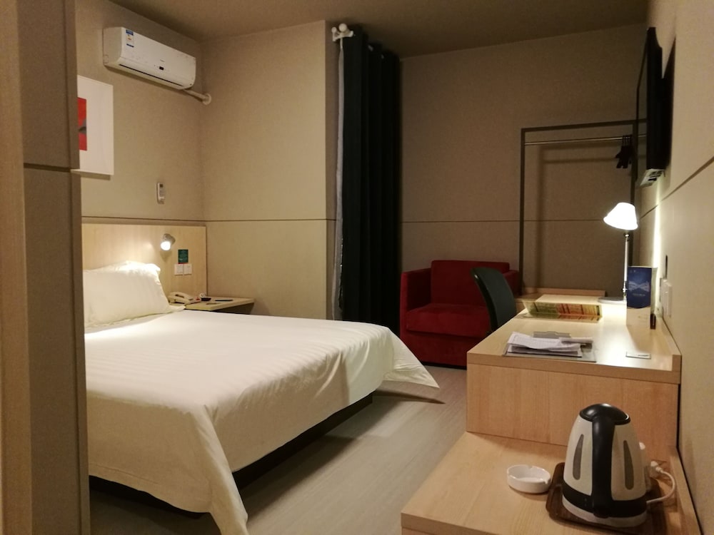 Jinjiang Inn Jinzhou Train Station Zhongyang Street — hotel in Jinzhou