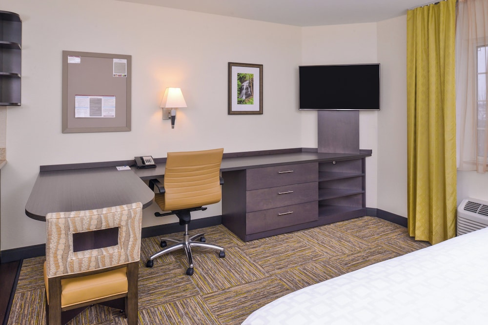Candlewood Suites Paducah by IHG - photo 40