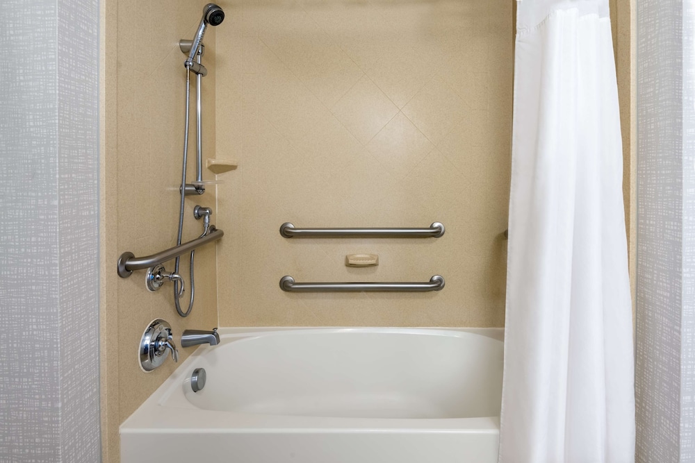 Hampton Inn & Suites Winston Salem University Area NC - photo 21
