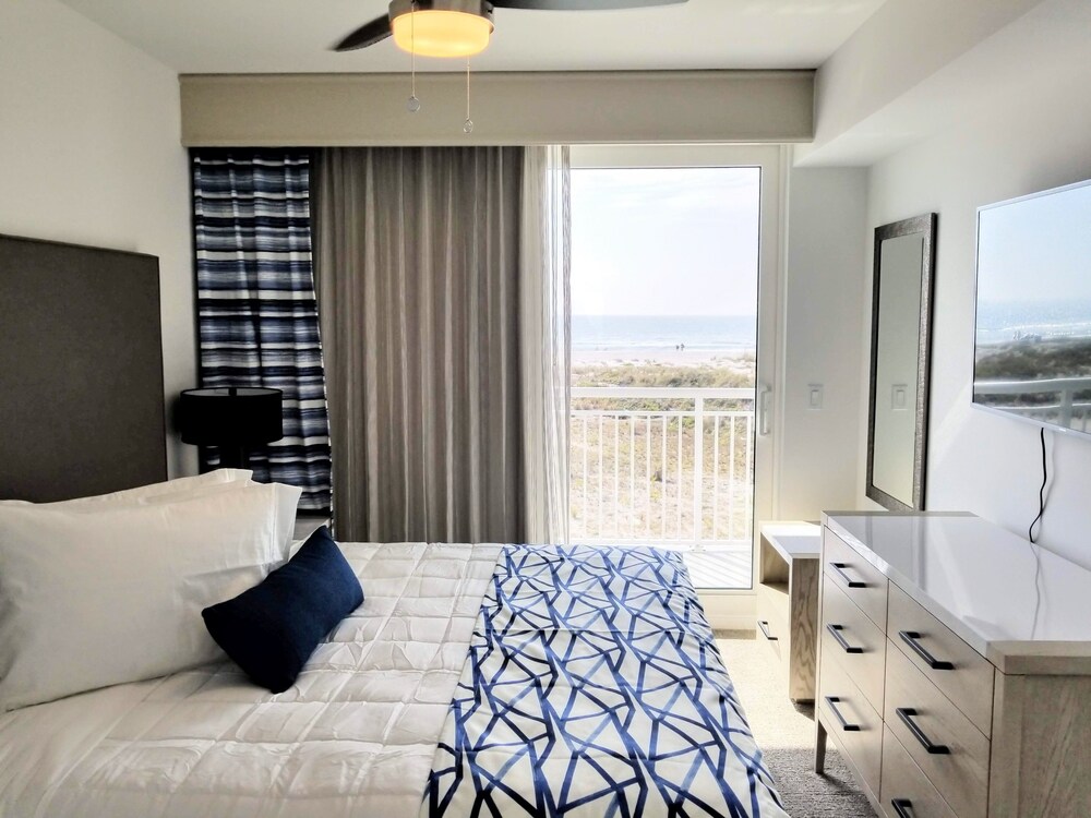 Provident Oceana Beachfront Suites - photo 4