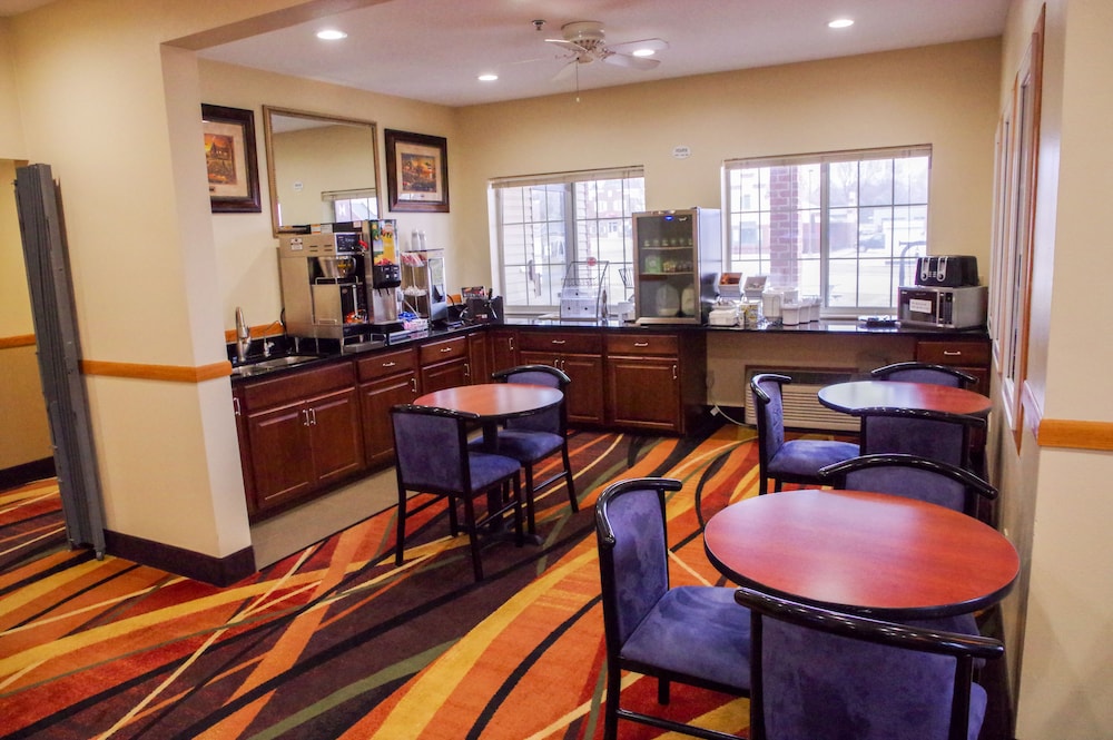 Dutch Inn and Suites - photo 21