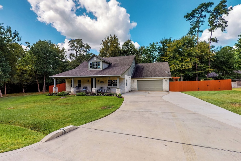 Cape Royale 3BR Estate by Lake Livingston — hotel in Coldspring