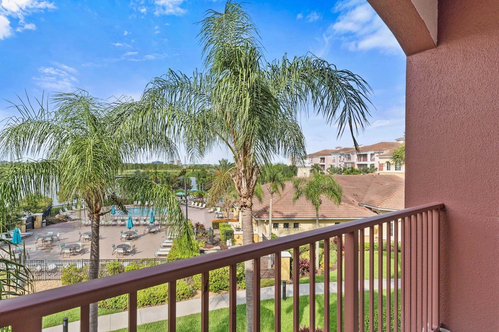 Cardif Castle — 4-Star Luxury Hotel in Orlando, United States