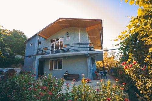 Makos Guest House