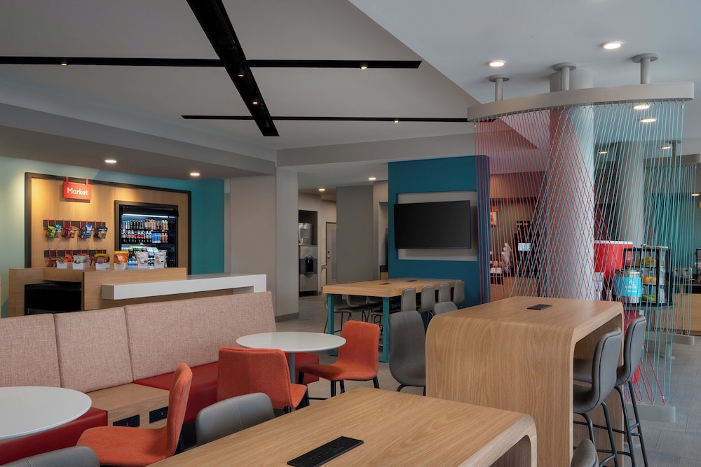 avid hotel Oak Creek by IHG - photo 44