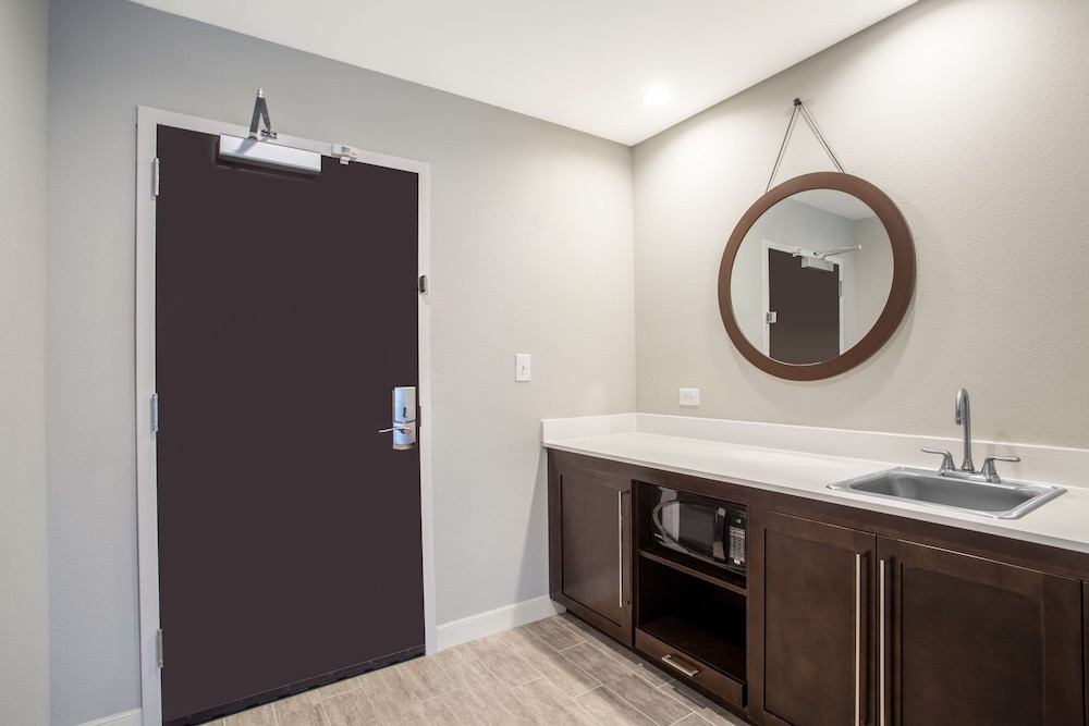 Hampton Inn Rochester Penfield - photo 22