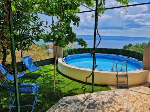 Holiday Home Omindula — 4-Star Luxury Hotel in Jesenice, Croatia