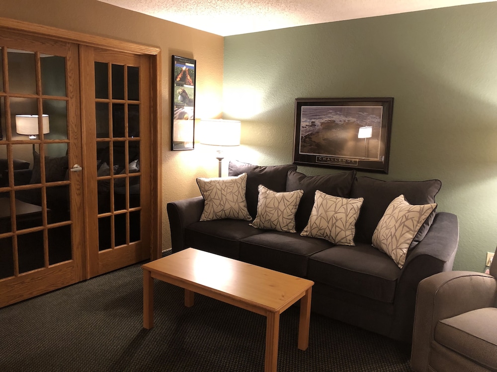 Boarders Inn & Suites by Cobblestone Hotels Fayette - photo 26