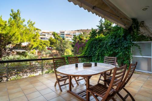 Vouliagmeni Honeymoon Suite by First Class Properties — 4-Star Luxury Hotel in Athens, Greece