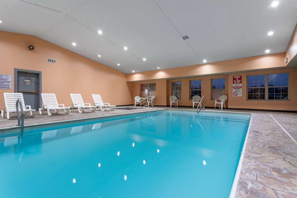 Ramada by Wyndham Sellersburg Louisville North - photo 14
