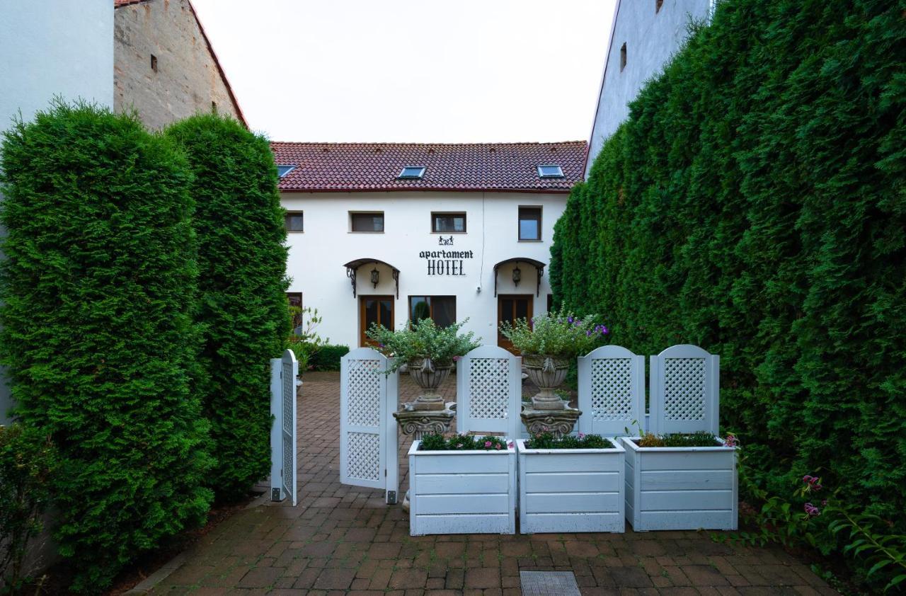 Apartament Hotel H — Orastie