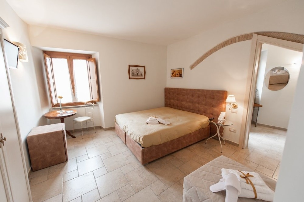 Le Pietre Del Borgo — hotel in Bovino