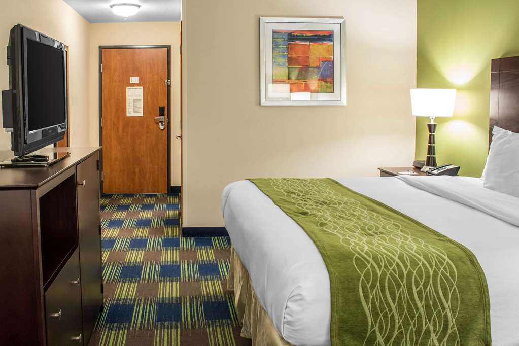Econo Lodge Ankeny Des Moines - photo 13