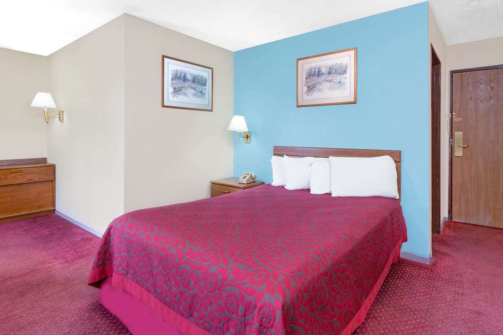 Days Inn by Wyndham Warrensburg - photo 9