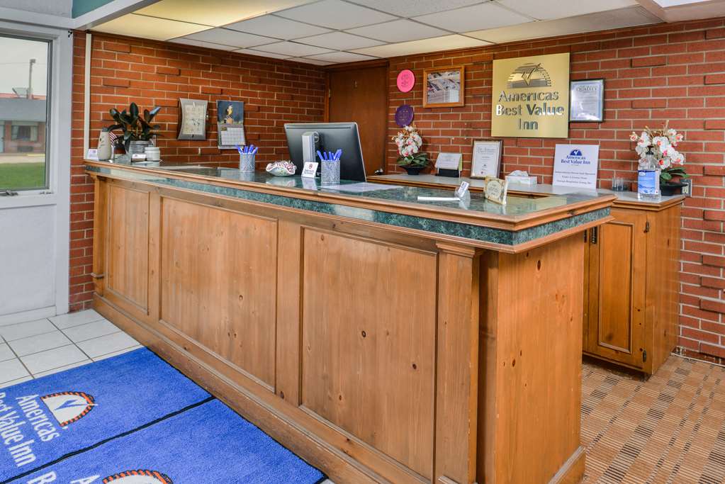 Americas Best Value Inn Ellsworth - photo 4