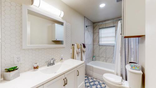 Charming Downtown Bungalow King Bed Office — Twin Falls — photo 5