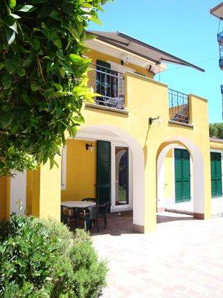 Andoramare B&B — 4-Star Luxury Hotel in Andora, Italy