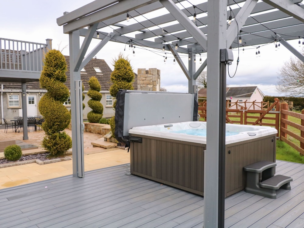 The Hideaway - carbon neutral hotel in Magherafelt