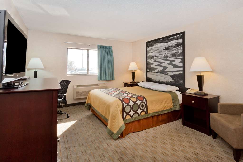 Super 8 by Wyndham Rochelle - photo 9