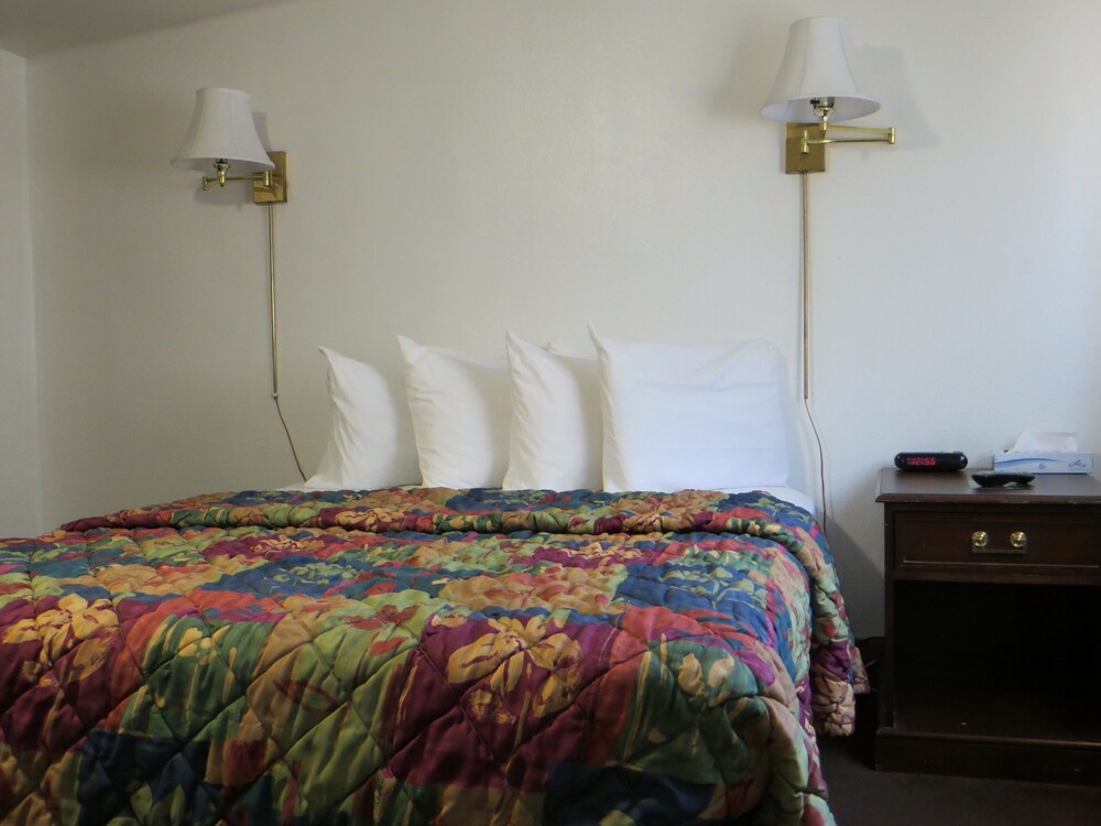Riverside Inn of Alamosa - photo 7