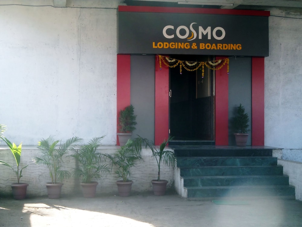 Hotel Cosmo Lodging - carbon neutral hotel in Bhiwandi