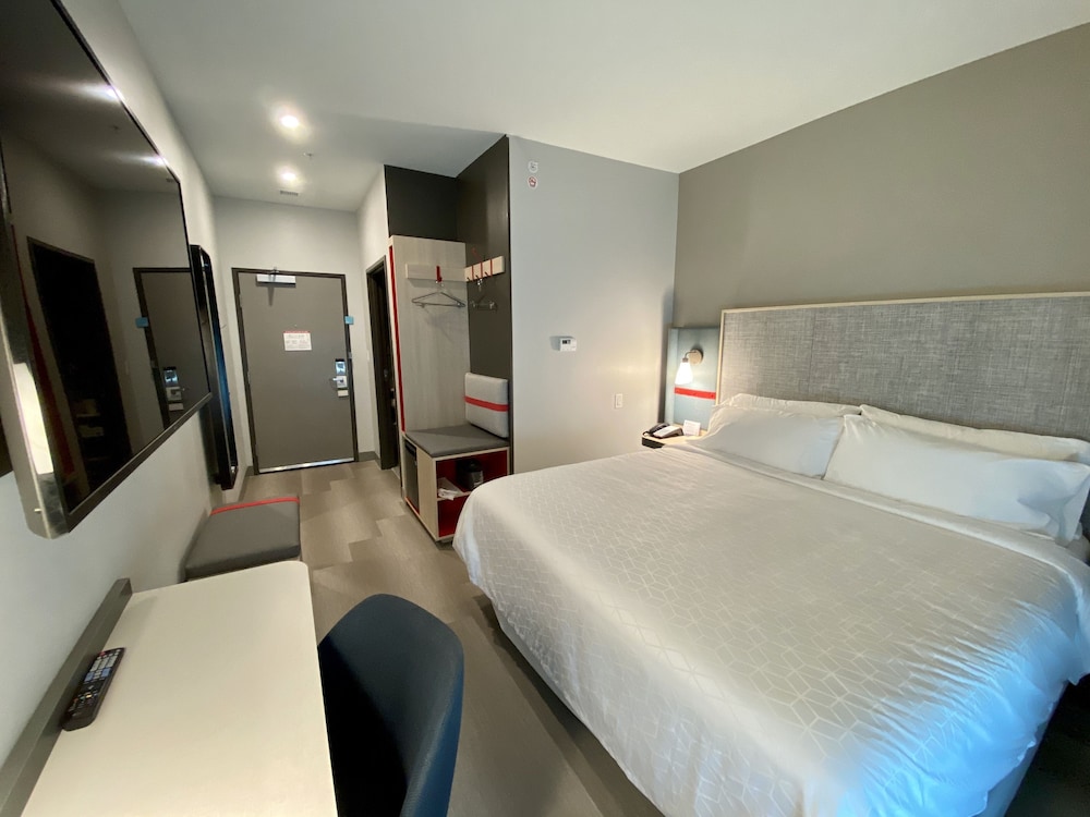 avid hotels Beaumont by IHG - photo 16