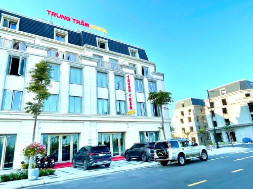 Khách sạn Trung Trầm — 4-Star Luxury Hotel in Kwang Binh, Vietnam