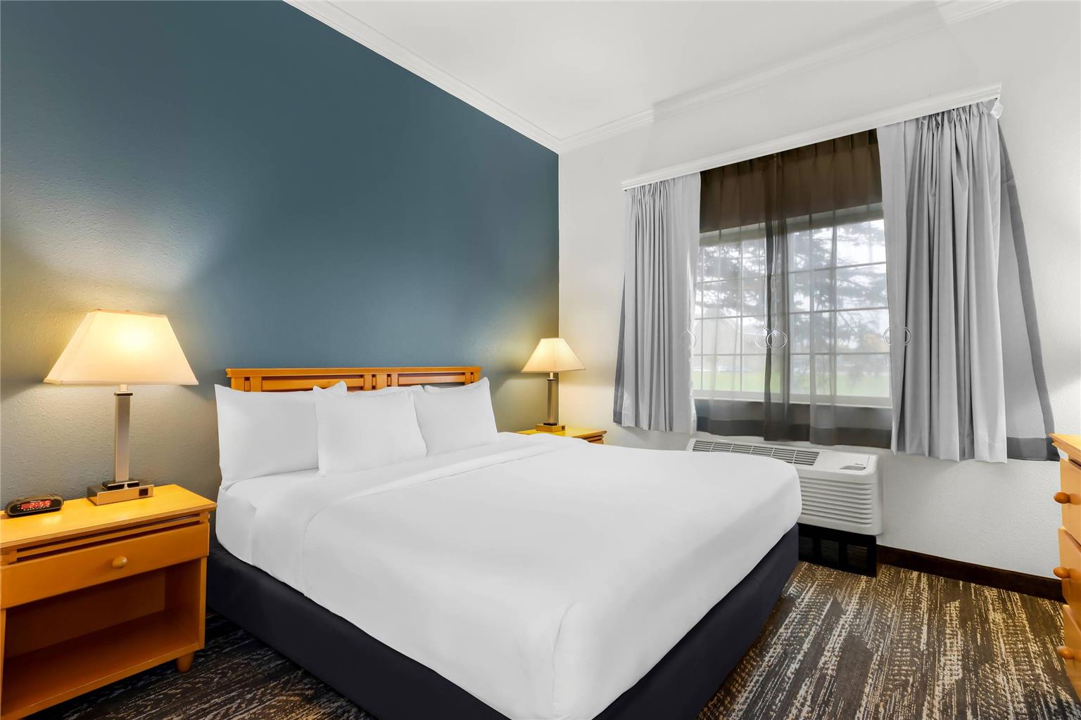 Clarion Suites Anchorage Downtown - photo 7
