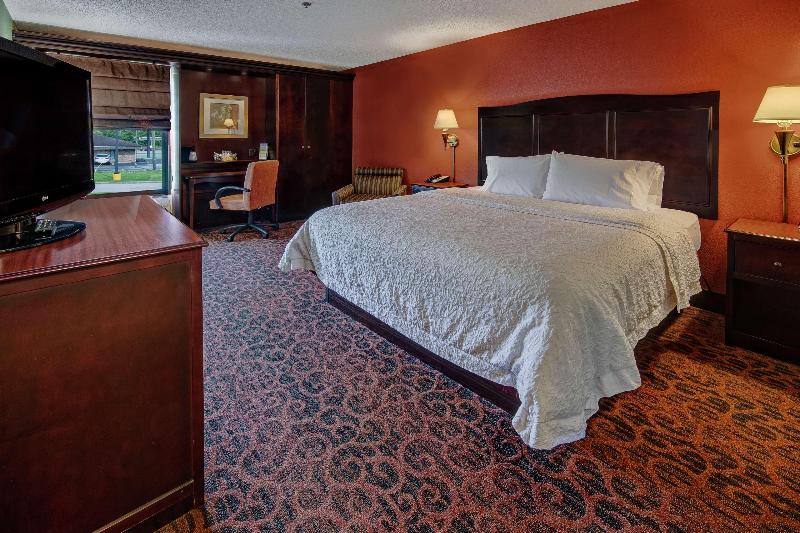 Hampton Inn Ashland - photo 68