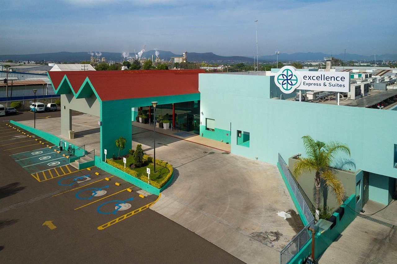 Excellence Express Suites San Juan Del Rio — San Juan Del Rio